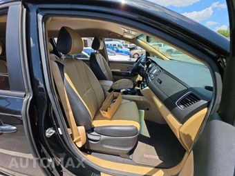 2016 Kia Sedona LX 120.5" WB – miniatura 19