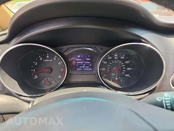 2016 Kia Sedona LX 120.5" WB – miniatura 9