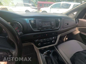 2016 Kia Sedona LX 120.5" WB – miniatura 10