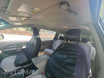 2016 Kia Sedona LX 120.5" WB – miniatura 11