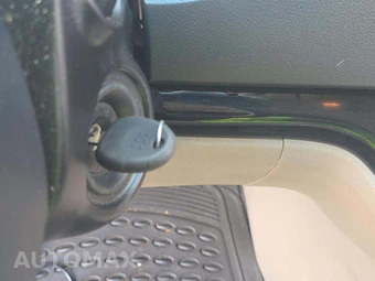 2016 Kia Sedona LX 120.5" WB – miniatura 8