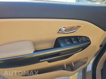 2016 Kia Sedona LX 120.5" WB - miniatura 9
