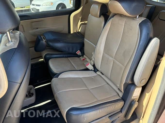 2016 Kia Sedona LX 120.5" WB - miniatura 8