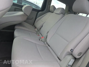 2016 Kia Sedona LX 120.5" WB - miniatura 13