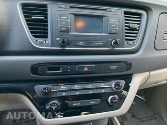 2016 Kia Sedona LX 120.5" WB - miniatura 17