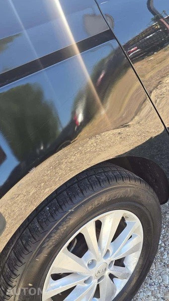 2016 Kia Sedona LX 120.5" WB – miniatura 19
