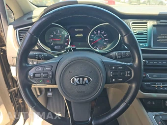 2016 Kia Sedona SX 120.5" WB – miniatura 10