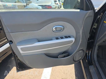 2016 Kia Soul EV – miniatura 9