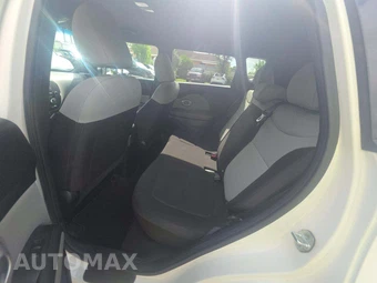 2016 Kia Soul – miniatura 10