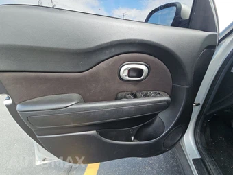2016 Kia Soul – miniatura 9