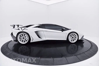 2016 Lamborghini Aventador – miniatura 24