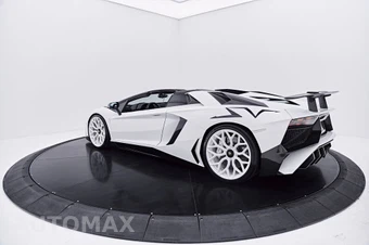 2016 Lamborghini Aventador – miniatura 30