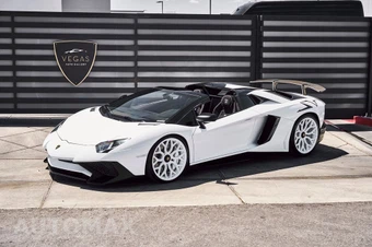 2016 Lamborghini Aventador – miniatura 5