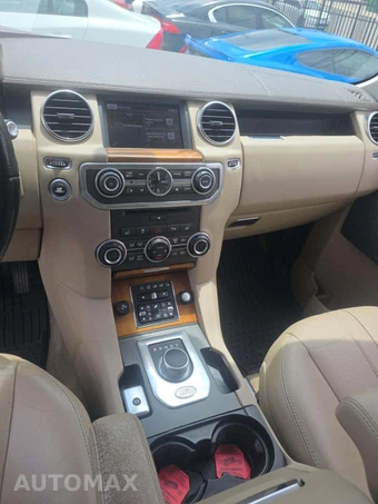 2016 Land Rover LR4 HSE Silver Edition - miniatura 10