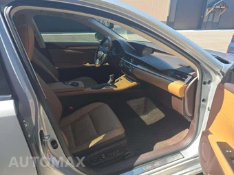 2016 Lexus ES 300h – miniatura 18