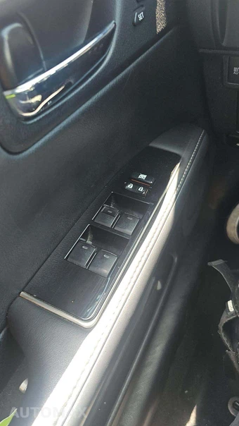 2016 Lexus ES 300h – miniatura 37