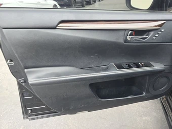 2016 Lexus ES 300h – miniatura 9