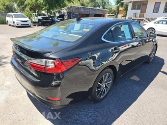 2016 Lexus ES 350 – miniatura 3