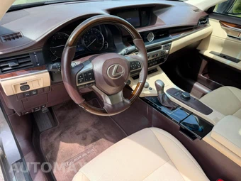 2016 Lexus ES 350 - miniatura 14