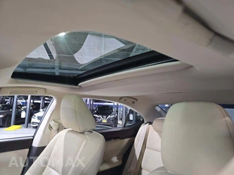 2016 Lexus ES 350 - miniatura 11