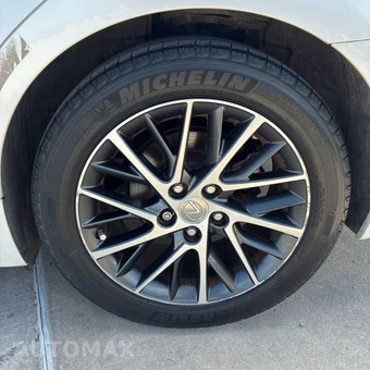 2016 Lexus ES 350 - miniatura 15