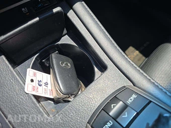 2016 Lexus ES 350 – miniatura 5