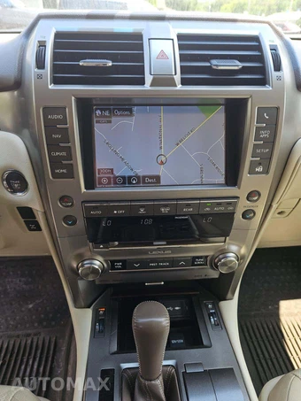 2016 Lexus GX 460 - miniatura 10