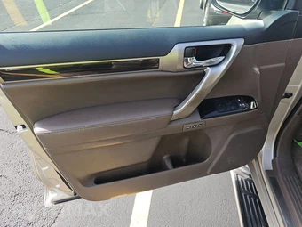 2016 Lexus GX 460 – miniatura 9