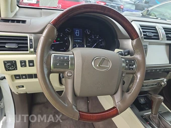 2016 Lexus GX 460 – miniatura 10