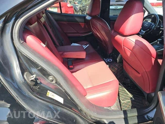 2016 Lexus IS 200t – miniatura 16