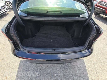 2016 Lexus IS 200t – miniatura 11
