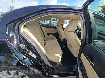 2016 Lexus IS 200t – miniatura 13