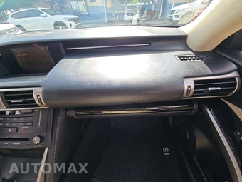 2016 Lexus IS 200t – miniatura 16