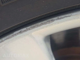 2016 Lexus IS 200t – miniatura 21