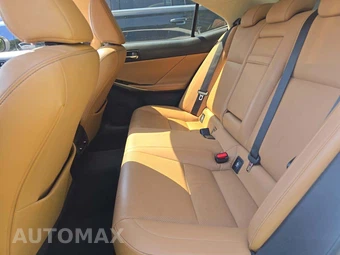 2016 Lexus IS 200t – miniatura 13
