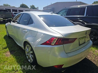 2016 Lexus IS 200t – miniatura 2