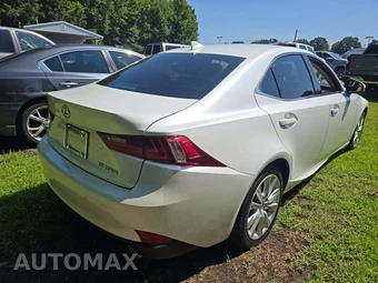 2016 Lexus IS 200t – miniatura 3
