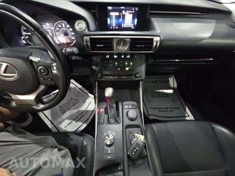2016 Lexus IS 200t – miniatura 10