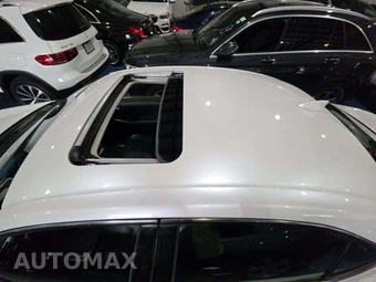 2016 Lexus IS 200t – miniatura 12