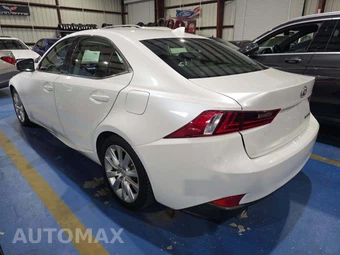 2016 Lexus IS 200t – miniatura 2