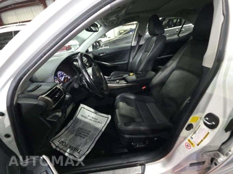2016 Lexus IS 200t – miniatura 6