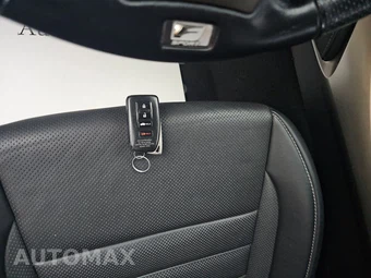 2016 Lexus IS 200t – miniatura 10
