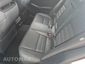 2016 Lexus IS 200t – miniatura 13
