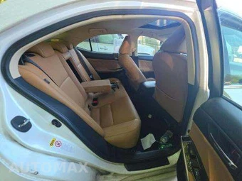 2016 Lexus IS 200t – miniatura 16