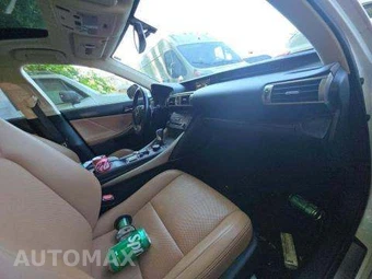 2016 Lexus IS 200t – miniatura 19
