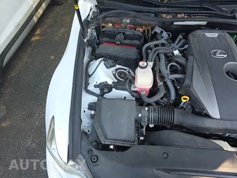 2016 Lexus IS 200t – miniatura 23