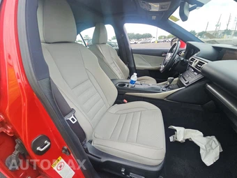 2016 Lexus IS 200t – miniatura 8