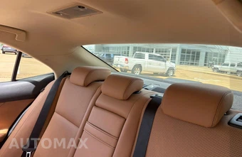 2016 Lexus IS 200t - miniatura 11