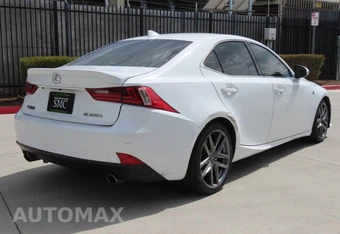2016 Lexus IS 200t - miniatura 3