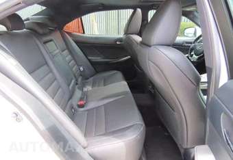 2016 Lexus IS 200t - miniatura 6